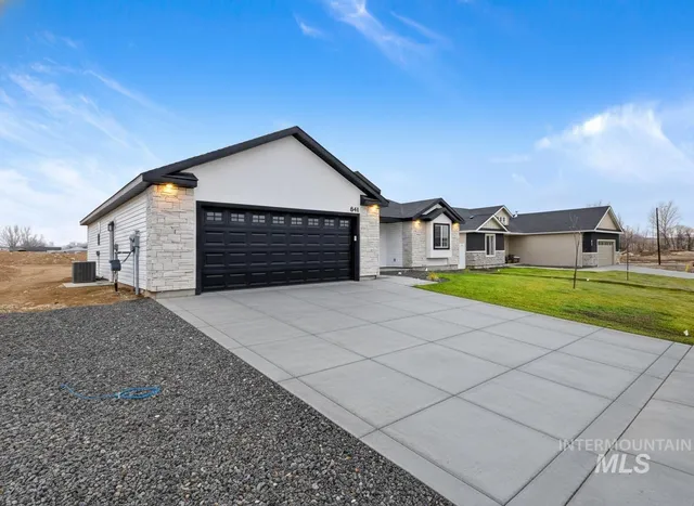 $349,000 | 841 Waveland Avenue, Filer, ID 83328