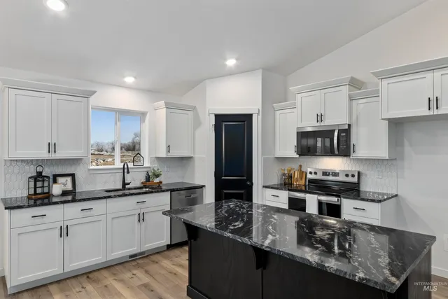 $349,000 | 841 Waveland Avenue, Filer, ID 83328