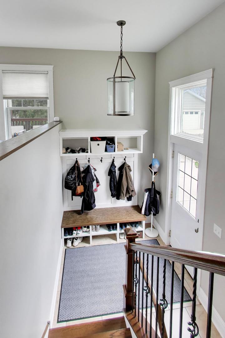 274 Oak Street Elmhurst, IL 60126 - Photo 11 of 31 a view of a living room and window