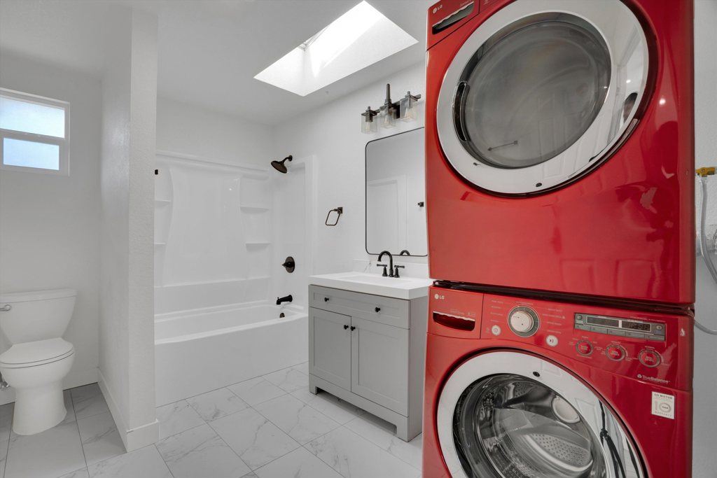 60-60 Railroad Avenue Rodeo, CA 94572 - Photo 5 of 30 60A ADU Bathroom