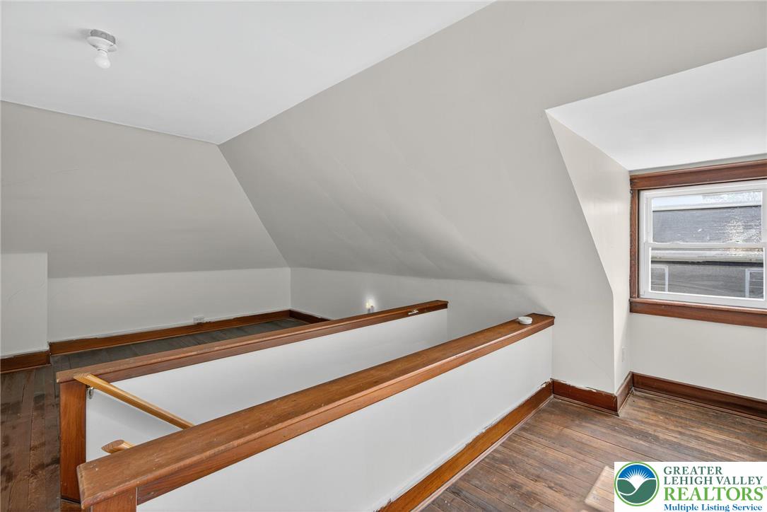 1036 Maple Street Bethlehem, PA 18018 - Photo 31 of 48 a view of sitting area