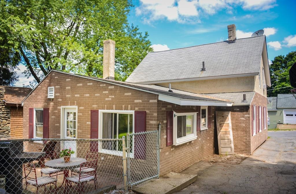 23 Summit Street Clinton, MA 01510 - Photo 4 of 35 Gallery Image 4