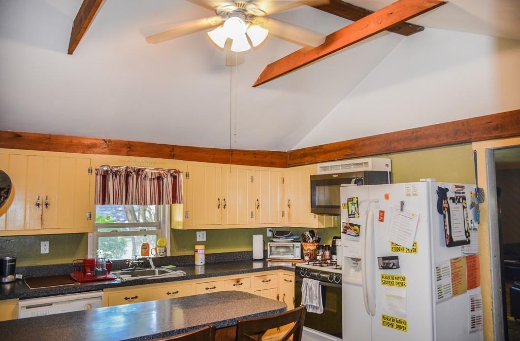 23 Summit Street Clinton, MA 01510 - Photo 8 of 35 Gallery Image 8