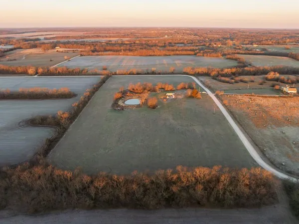 $170,000 | 44507 East 349th Street, Creighton, MO 64739