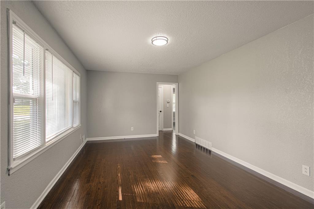 8512 East 85th Street Raytown, MO 64138 - Photo 4 of 30