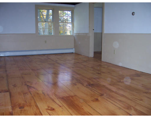 9 Cottage Street Georgetown, MA 01833 - Photo 3 of 5 Gallery Image 3
