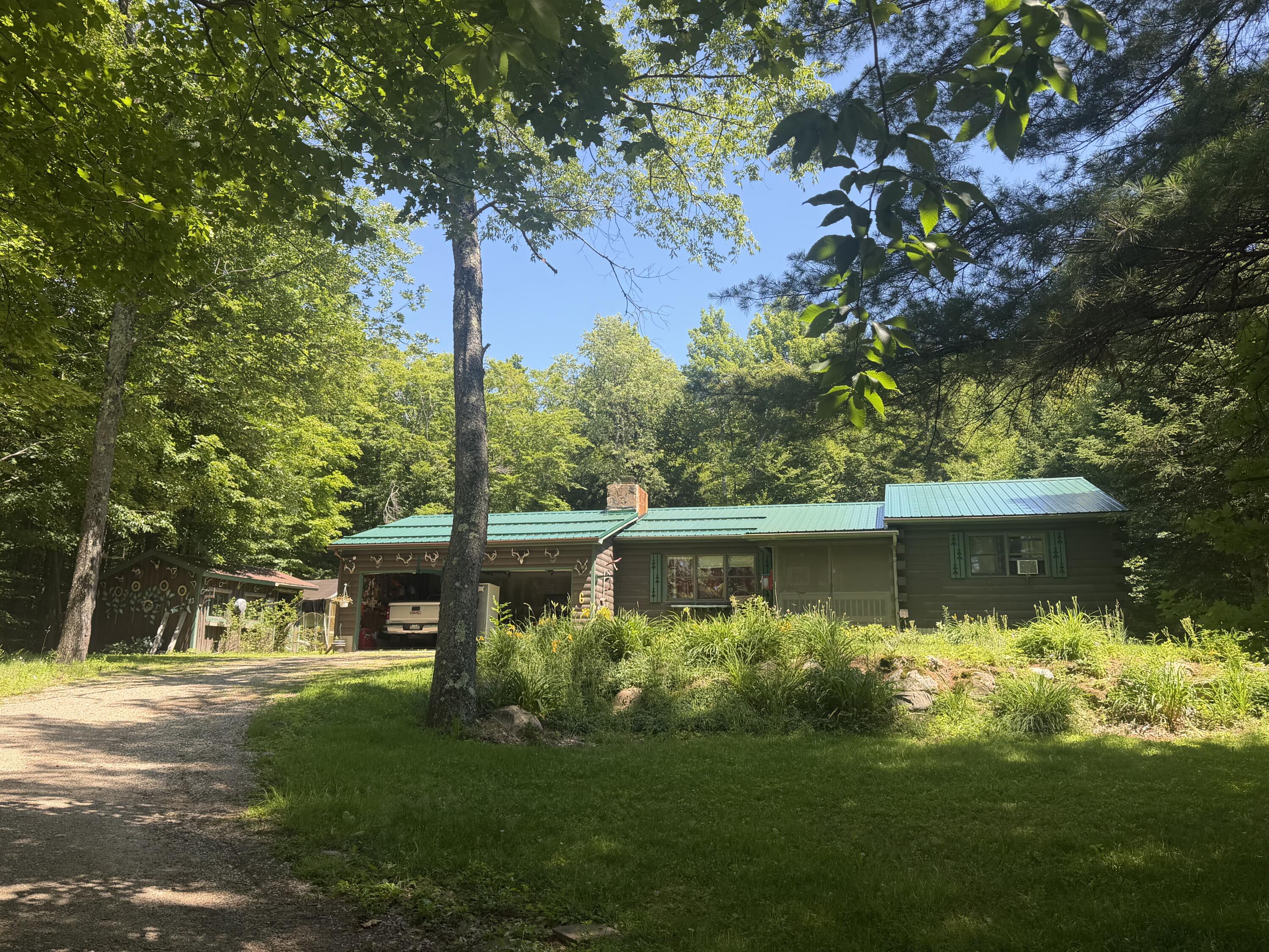 6 Paradise Road Malone, NY 12953 - Photo 1 of 28