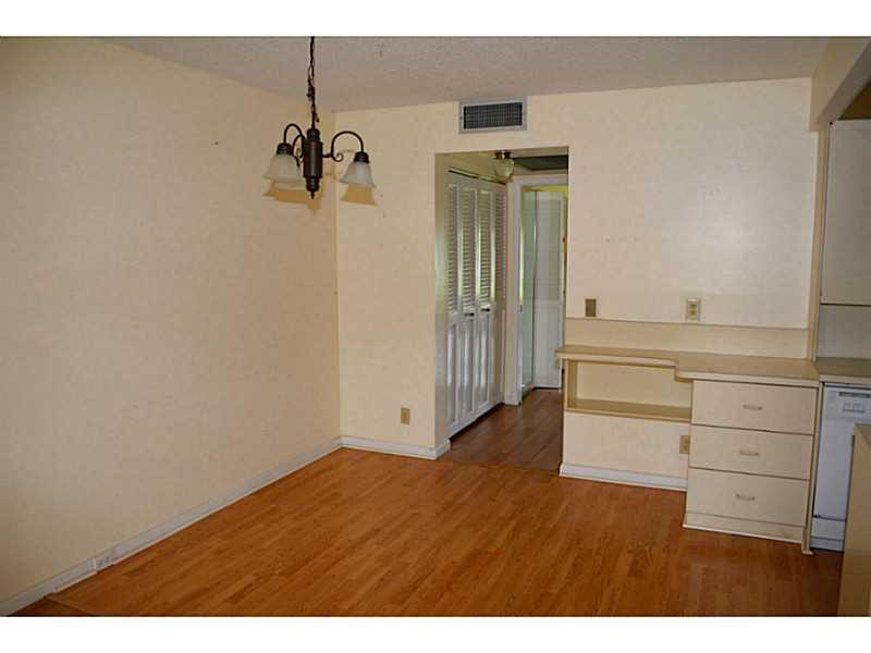 1093 Cornwall East, Unit 1093 Boca Raton, FL 33434 - Photo 11 of 16 Dining Room