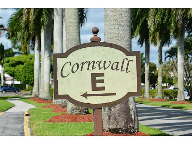 1093 Cornwall East, Unit 1093 Boca Raton, FL 33434 - Photo 13 of 16 Exterior Front
