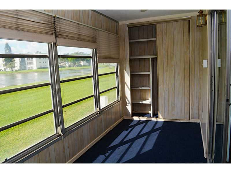 1093 Cornwall East, Unit 1093 Boca Raton, FL 33434 - Photo 4 of 16 Patio/Deck