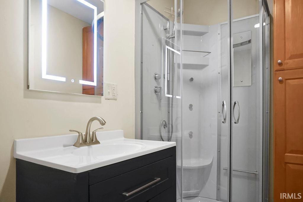 558 Pinewood Drive Bedford, IN 47421 - Photo 17 of 34