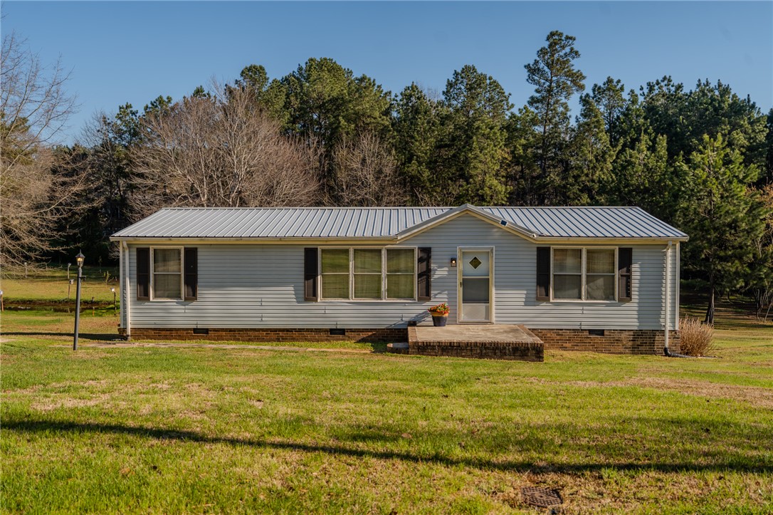 121 Kountry Lane Walhalla, SC 29691 - Photo 1 of 31 This charming home sits on a spacious lot, offering ample outdoor enjoyment.
