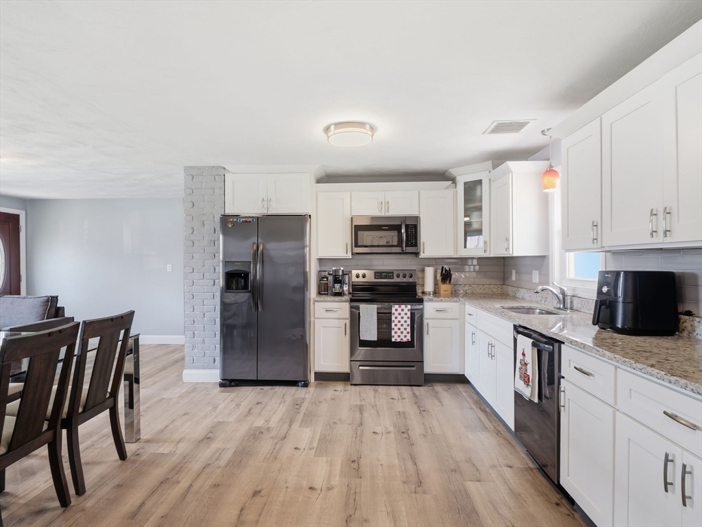 161 Keswick Road Brockton, MA 02302 - Photo 7 of 39