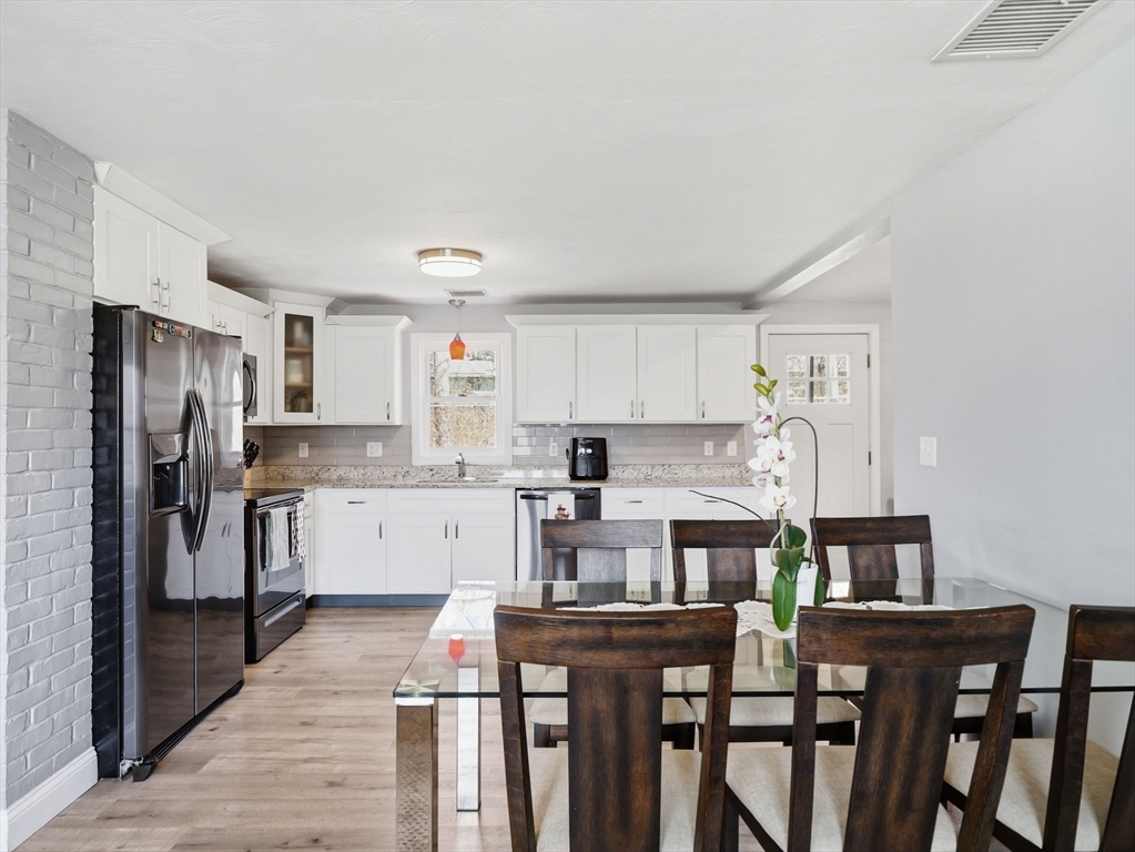 161 Keswick Road Brockton, MA 02302 - Photo 8 of 39