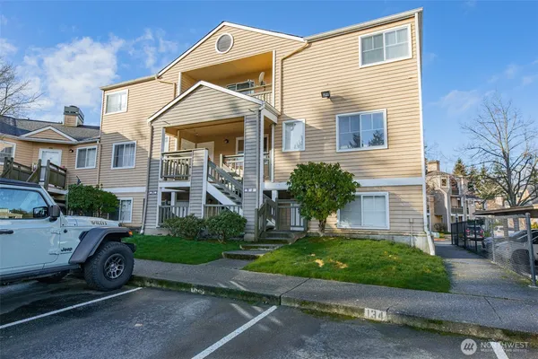 $375,000 | 5300 Harbour Pointe Boulevard, Unit N307, Mukilteo, WA 98275
