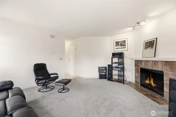 $375,000 | 5300 Harbour Pointe Boulevard, Unit N307, Mukilteo, WA 98275