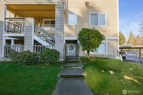 $375,000 | 5300 Harbour Pointe Boulevard, Unit N307, Mukilteo, WA 98275