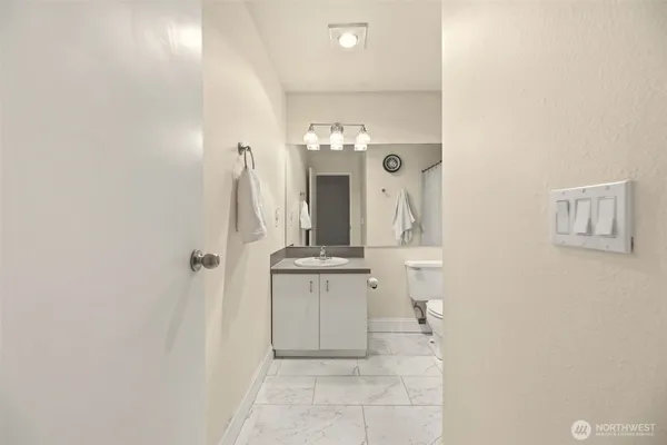 $375,000 | 5300 Harbour Pointe Boulevard, Unit N307, Mukilteo, WA 98275