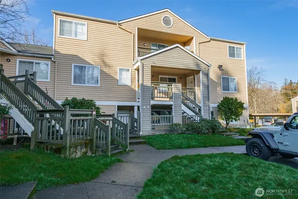 $375,000 | 5300 Harbour Pointe Boulevard, Unit N307, Mukilteo, WA 98275