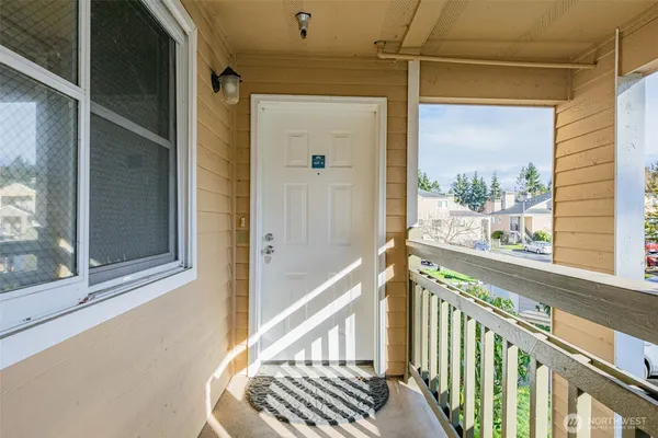 $375,000 | 5300 Harbour Pointe Boulevard, Unit N307, Mukilteo, WA 98275