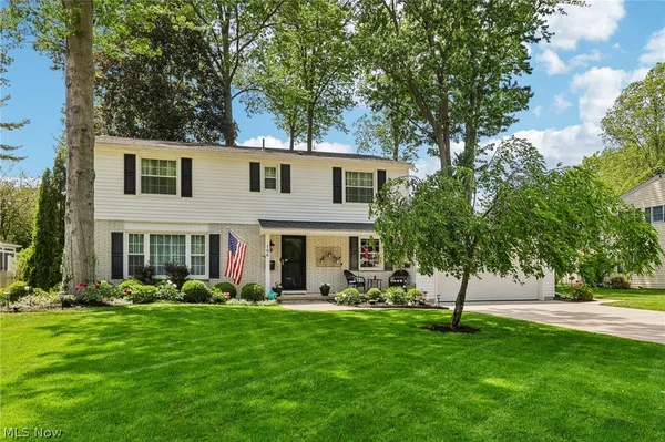 $545,000 | 166 Glenview Drive, Avon Lake, OH 44012
