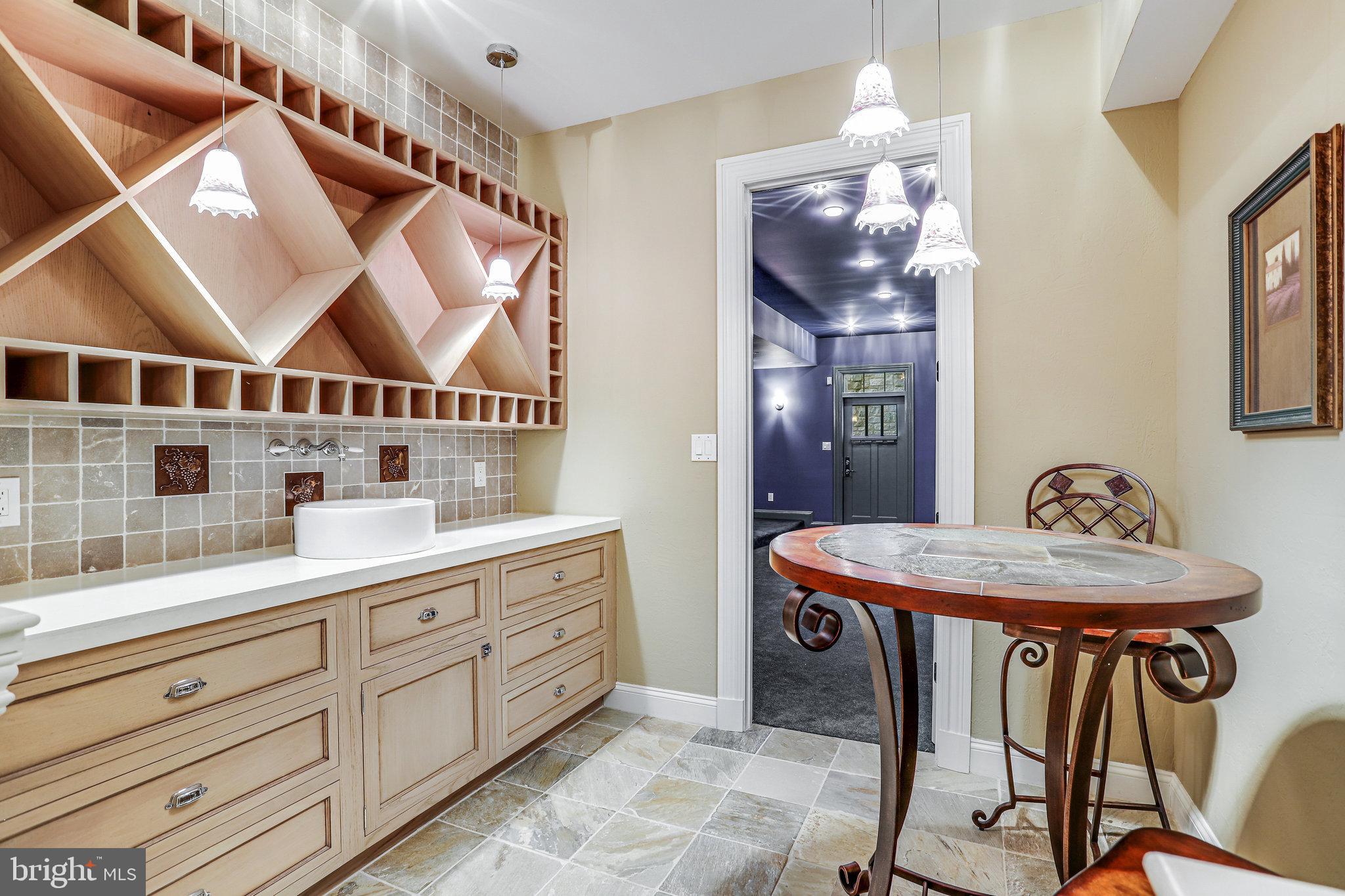 21612 Ripplemead Drive Gaithersburg, MD 20882 - Photo 26 of 39 a dining room with furniture and window