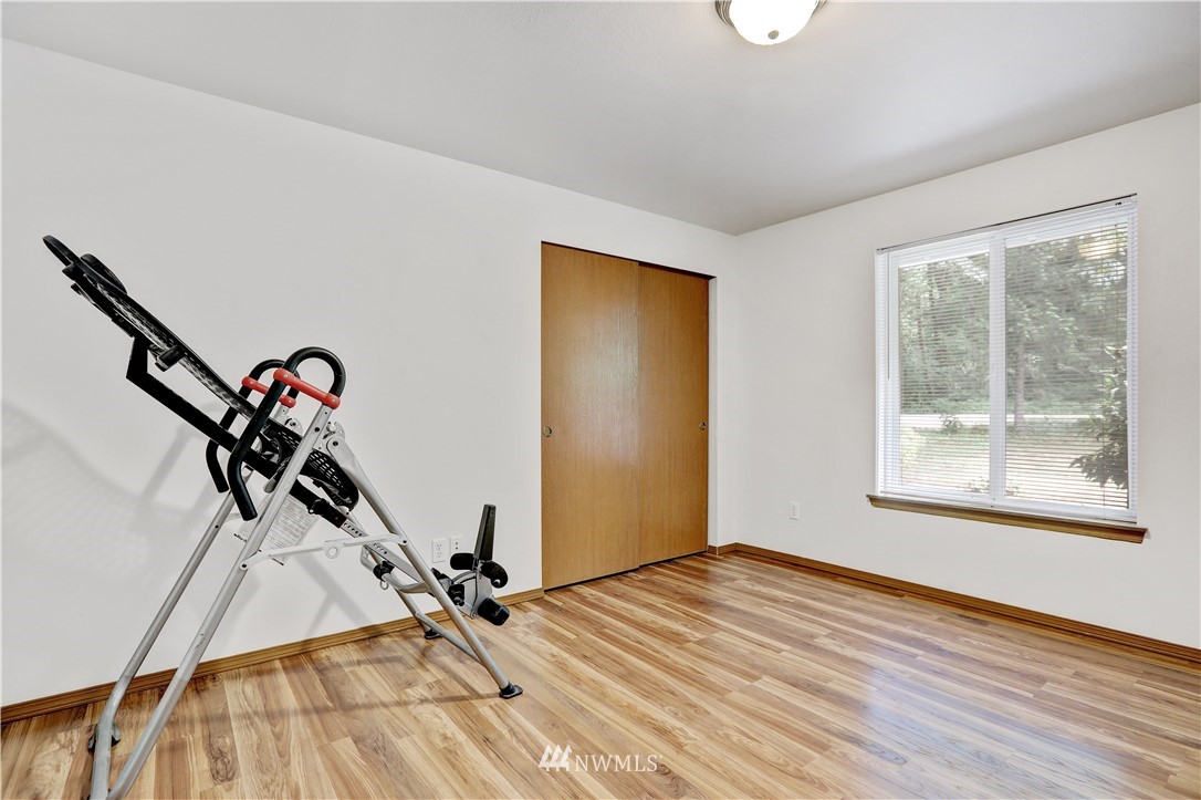 46040 Southeast Edgewick Road North Bend, WA 98045 - Photo 17 of 19 a view of a room with gym equipment