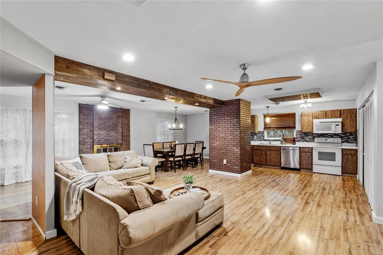 357 Bunker Hill Road Belleville, IL 62221 - Photo 8 of 32 Gallery Image 8