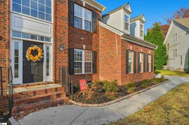$600,000 | 137 Hammett Pond Court, Greer, SC 29650