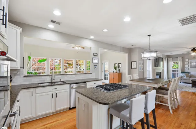 $600,000 | 137 Hammett Pond Court, Greer, SC 29650