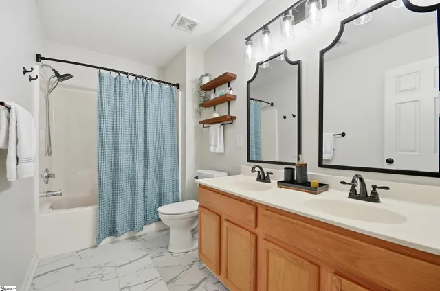 $600,000 | 137 Hammett Pond Court, Greer, SC 29650