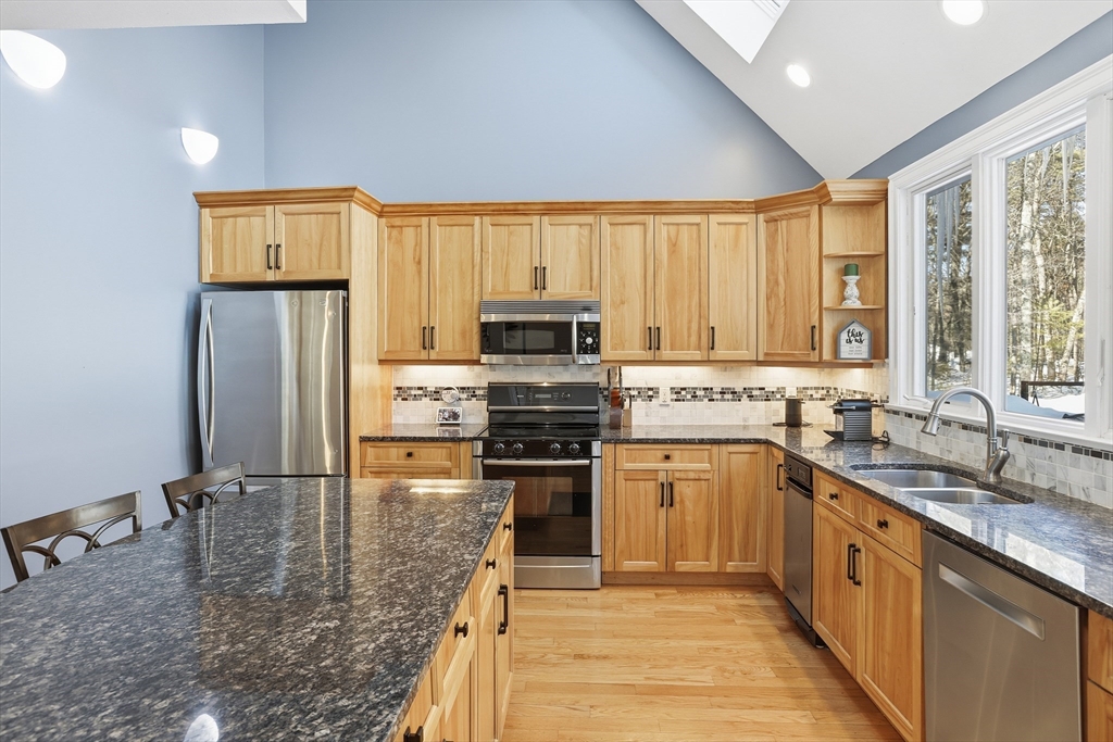 15 Gilson Road Groton, MA 01450 - Photo 7 of 38