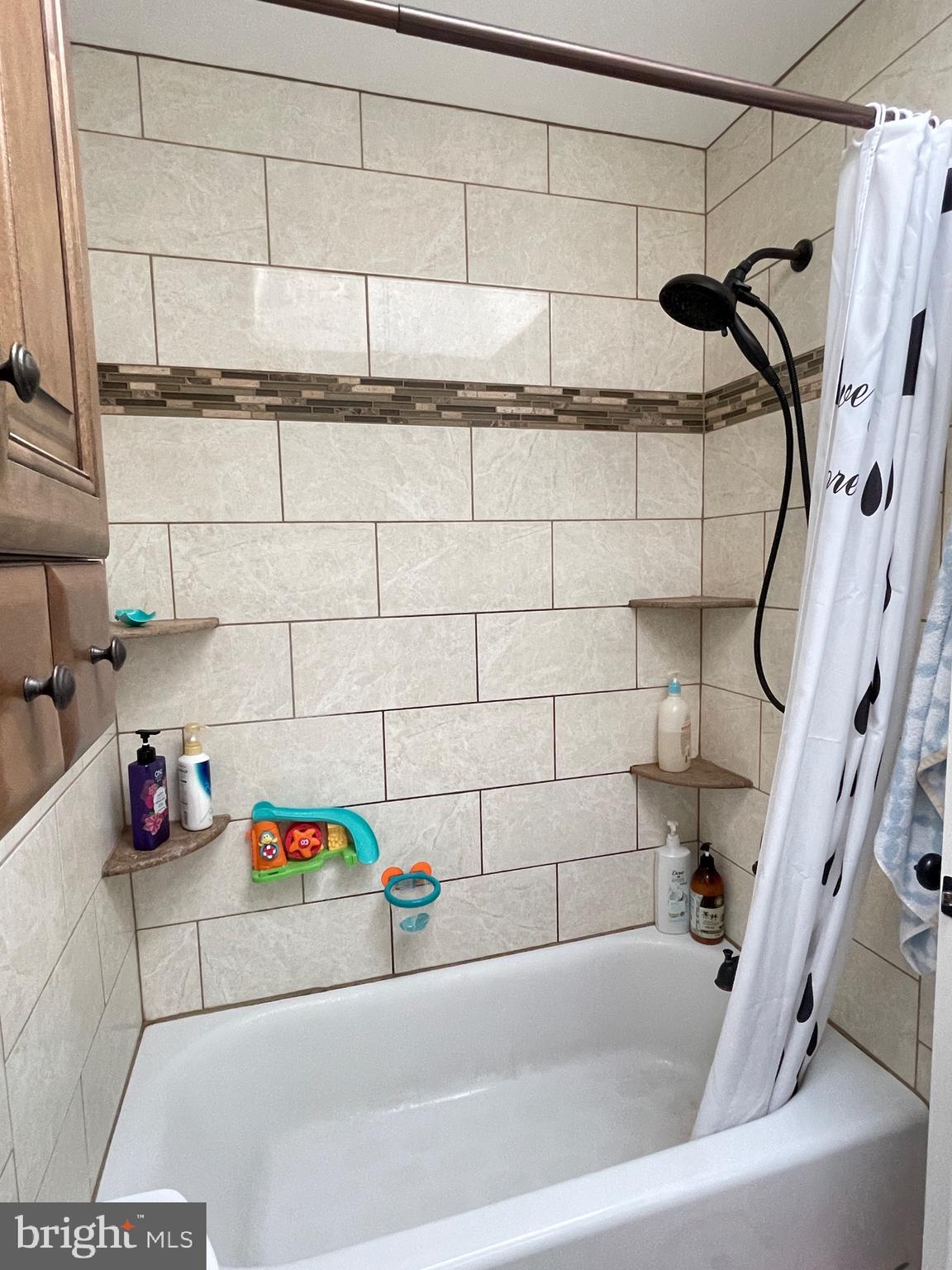 9999 Sandy Road Philadelphia, PA 19115 - Photo 11 of 23 Gallery Image 11