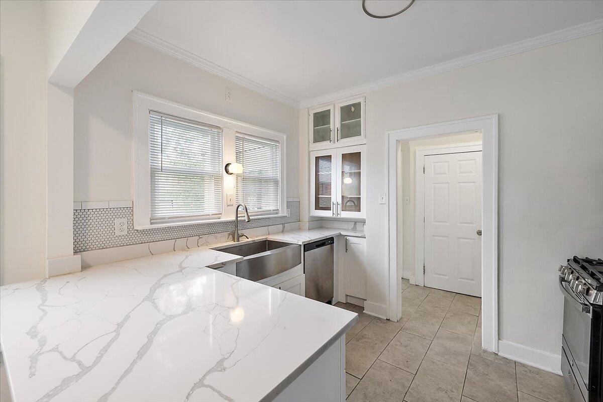 2066 Atkinson Street Detroit, MI 48206 - Photo 17 of 48 23-2066 Atkinson-23