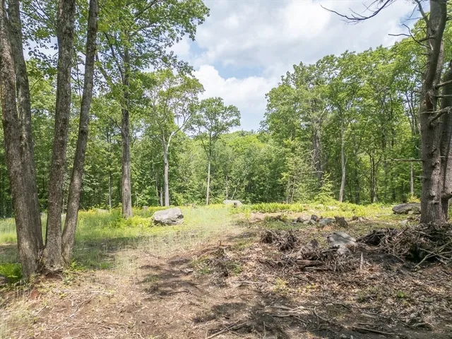 $90,000 | 5-7 Secret Lake Road, Phillipston, MA 01331