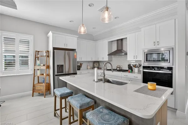 $679,000 | 9195 Cayman Drive, Naples, FL 34114