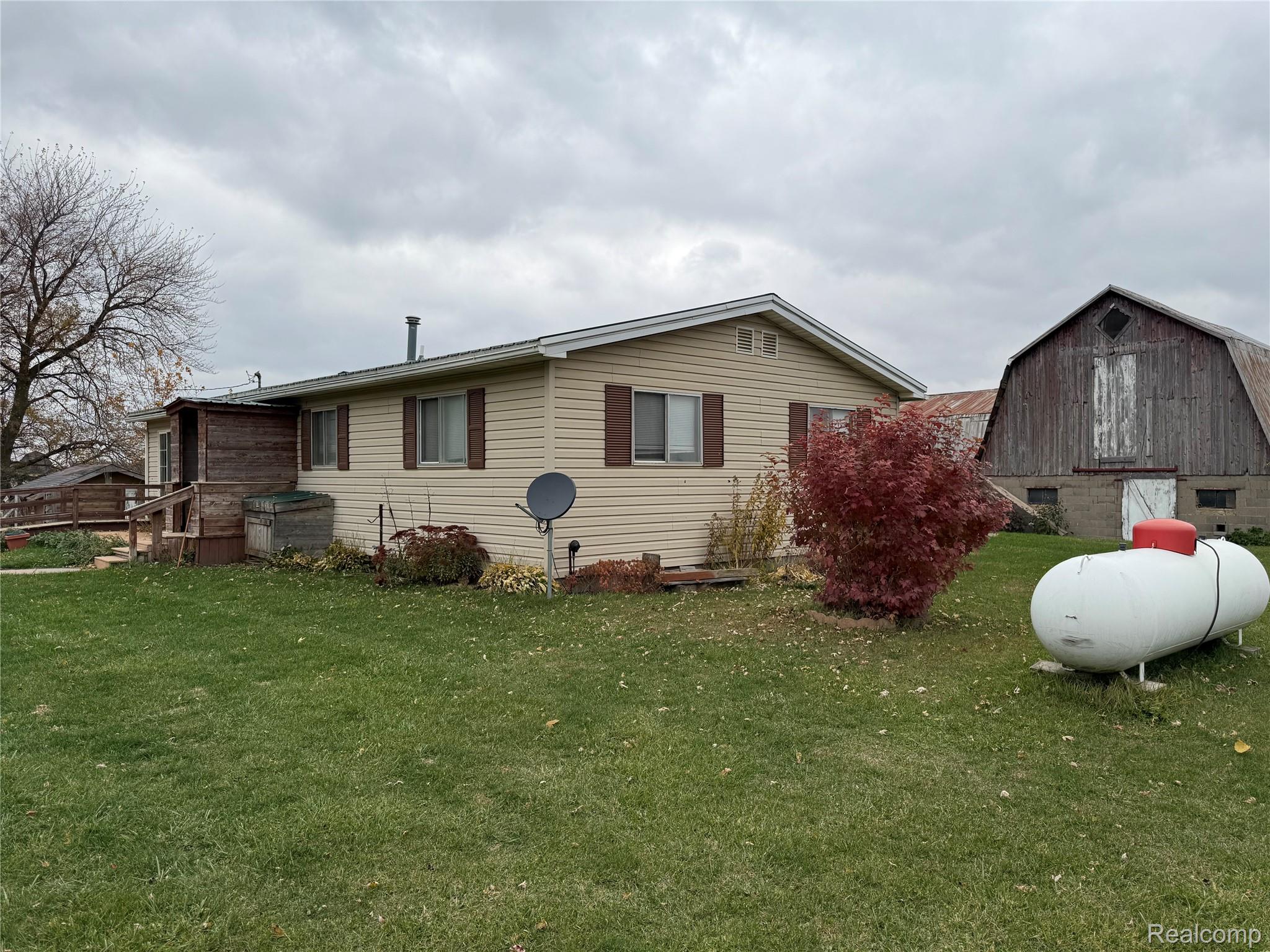4126 Montgomery Road Marlette, MI 48453 - Photo 3 of 13 IMG_0758.jpeg