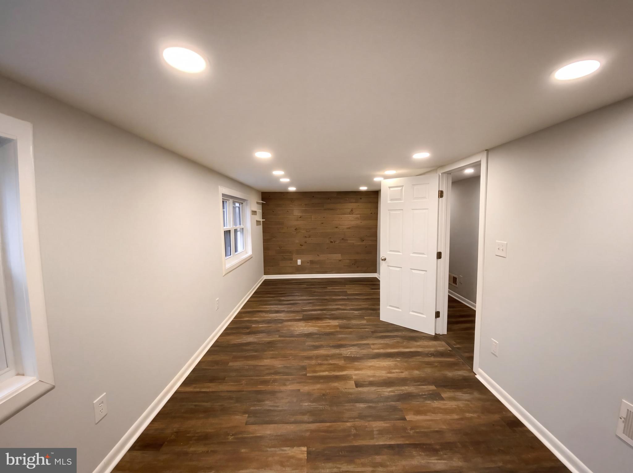 18320 Candice Drive Triangle, VA 22172 - Photo 13 of 19 a view of a hallway