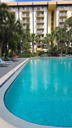 $1,850 | 4550 Northwest 9th Street, Unit 505E, Miami, FL 33126