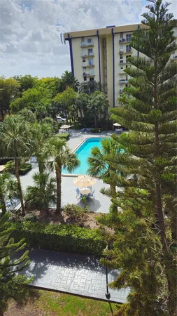 $1,850 | 4550 Northwest 9th Street, Unit 505E, Miami, FL 33126