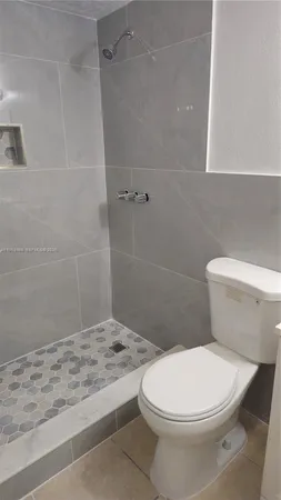 $1,850 | 4550 Northwest 9th Street, Unit 505E, Miami, FL 33126