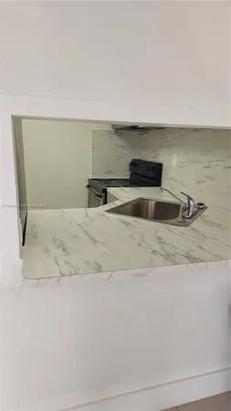 $1,850 | 4550 Northwest 9th Street, Unit 505E, Miami, FL 33126