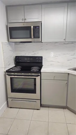 $1,850 | 4550 Northwest 9th Street, Unit 505E, Miami, FL 33126
