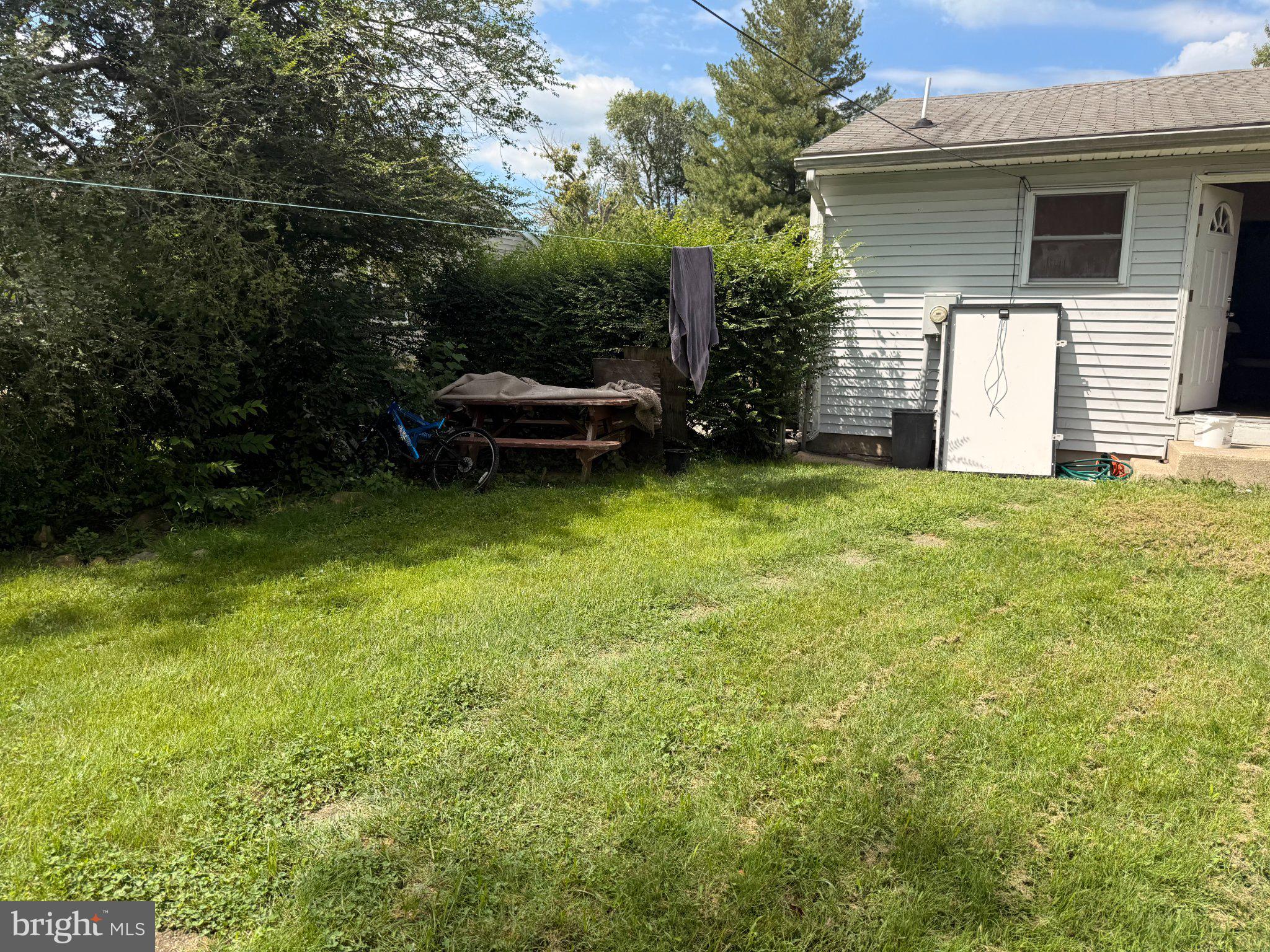 260 David Hall Road Dover, DE 19904 - Photo 9 of 16 backyard