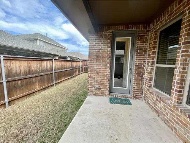 $2,950 | 2269 Lobo Lane, Carrollton, TX 75010