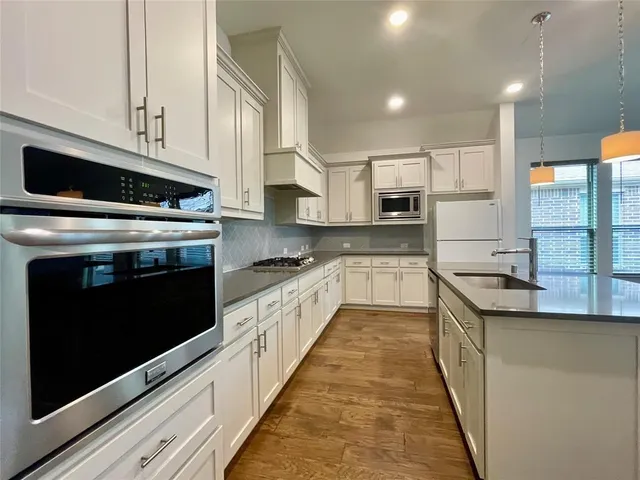 $2,950 | 2269 Lobo Lane, Carrollton, TX 75010