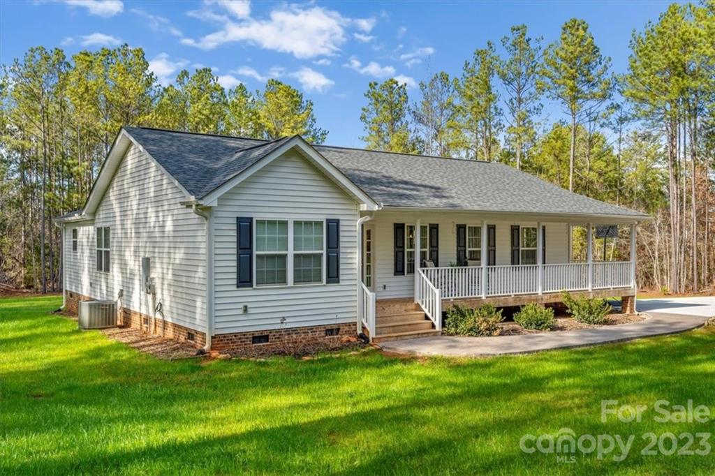 4379 Wylies Mill Road Edgemoor, SC 29712 - Photo 4 of 36 Gallery Image 4