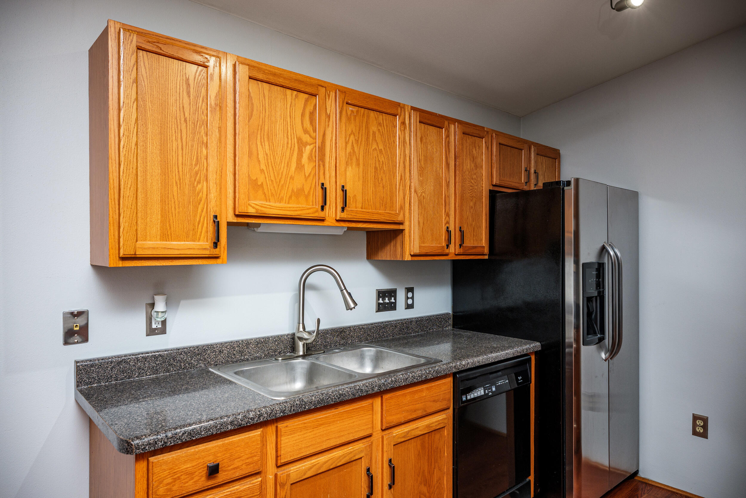 9920 74th Street, Unit F Kenosha, WI 53142 - Photo 7 of 31 Kitchen