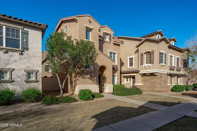 $374,900 | 4310 East Jasper Drive, Gilbert, AZ 85296