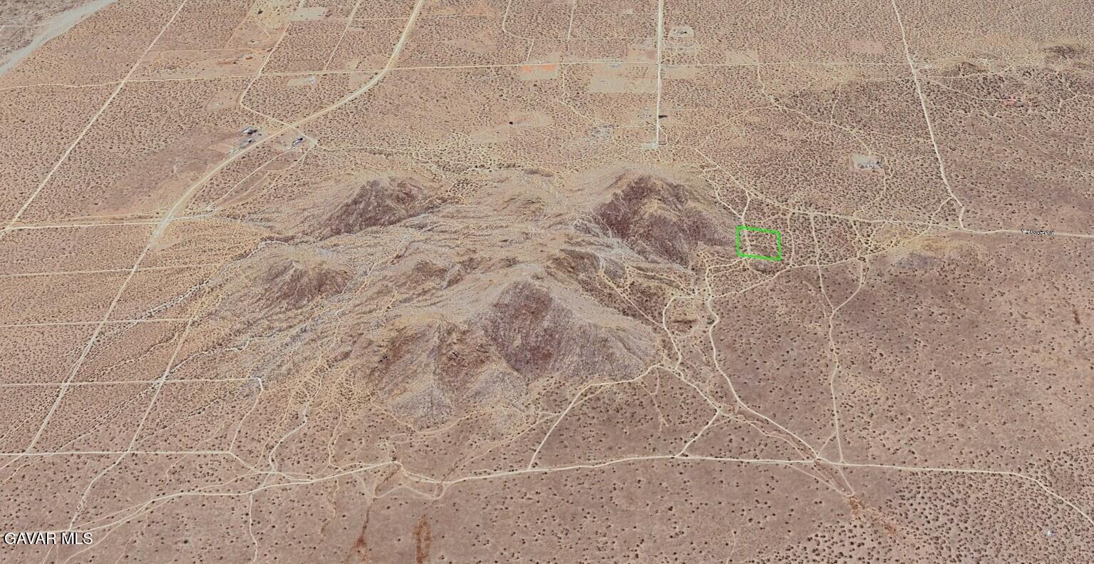 M14 125th Street East Lancaster, CA 93535 - Photo 3 of 13 a bathroom with a shower